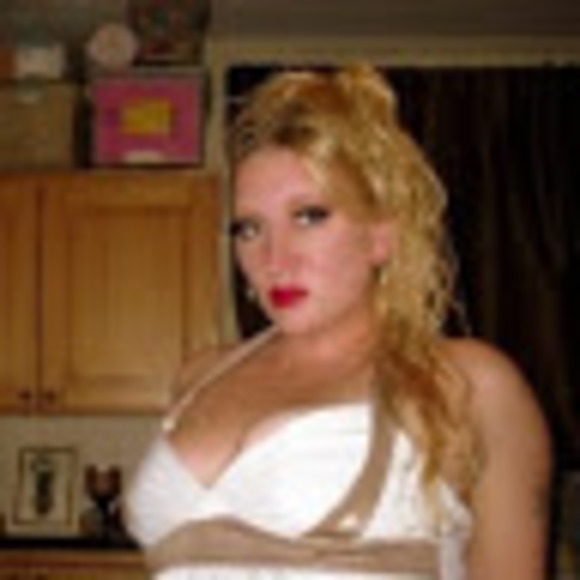 Meet your Posher, Jenn - Picture 1 of 1